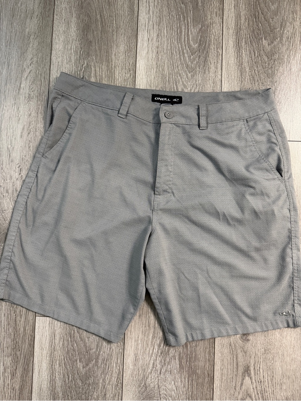 O’Neill Men’s 10” Gray Shorts Size 40